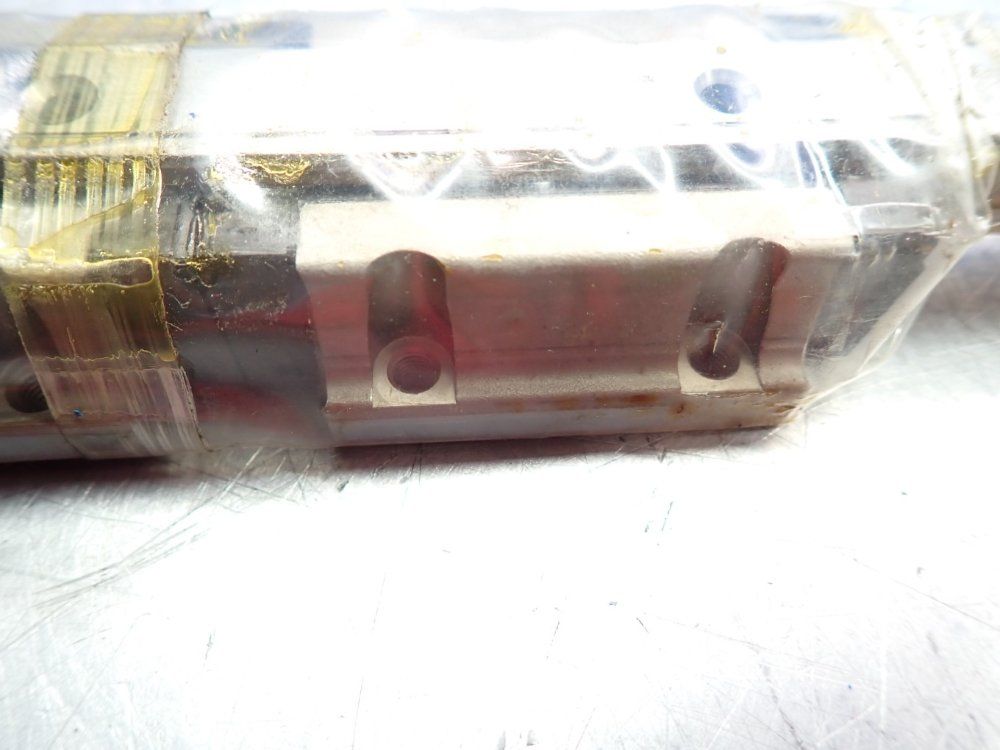 Thk Caged Ball Linear Motion Guide - Shs15c2uu+640l