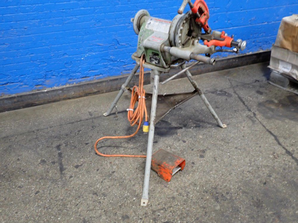 Ridgid Portable Pipe Threader - 300-t2