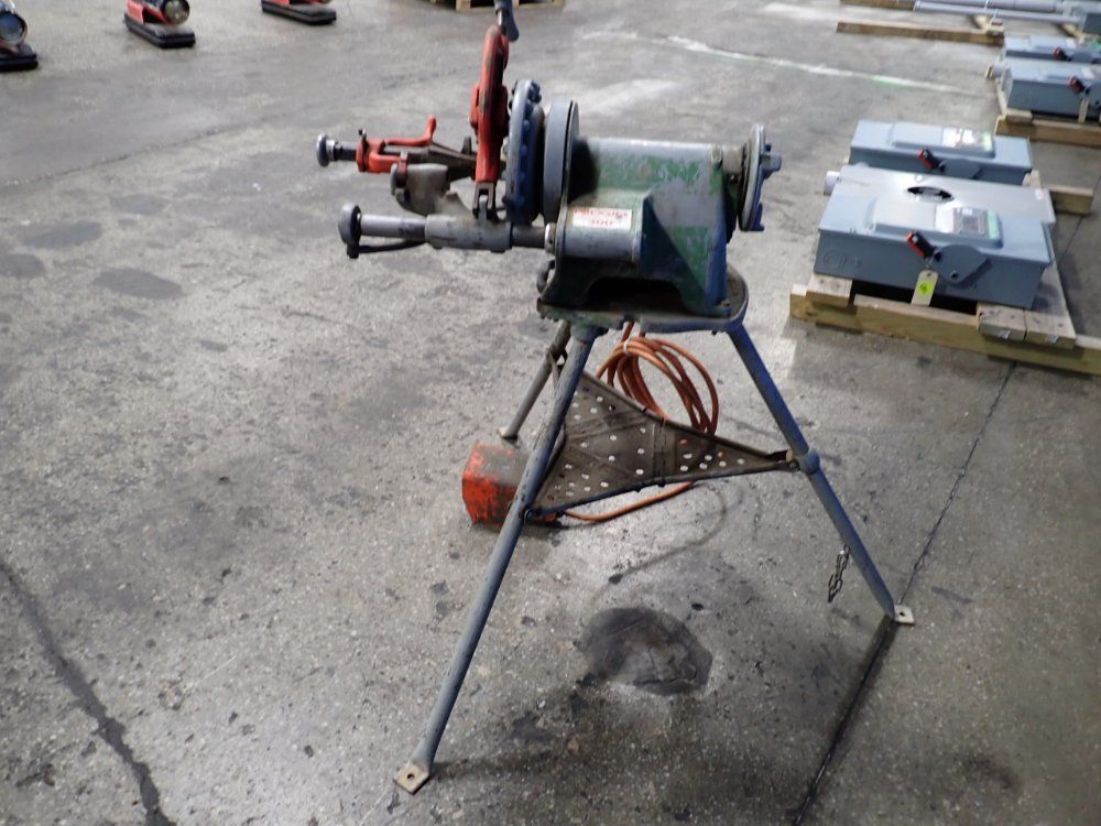Ridgid Portable Pipe Threader - 300-t2