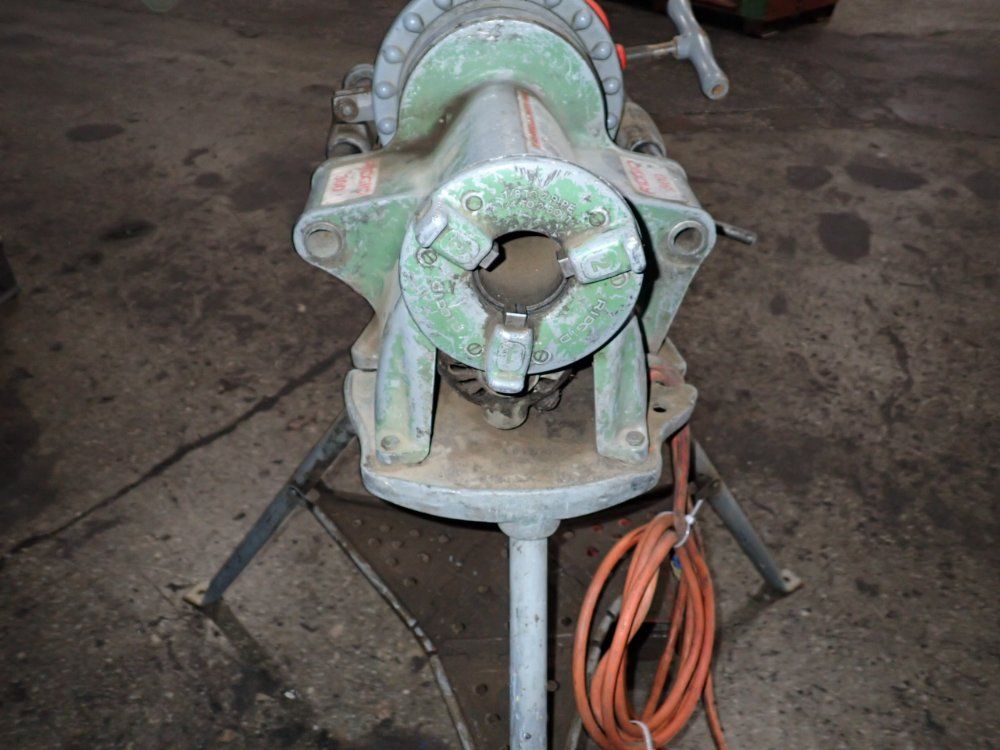 Ridgid Portable Pipe Threader - 300-t2