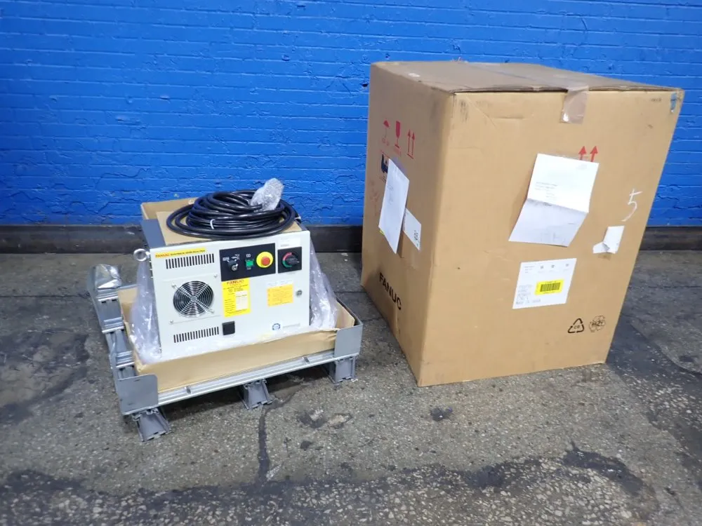 Fanuc Robot Controller - A05b-2651-b021 / R-30ib