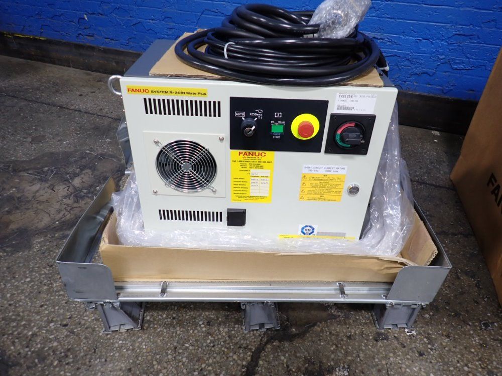 Fanuc Robot Controller - A05b-2651-b021 / R-30ib