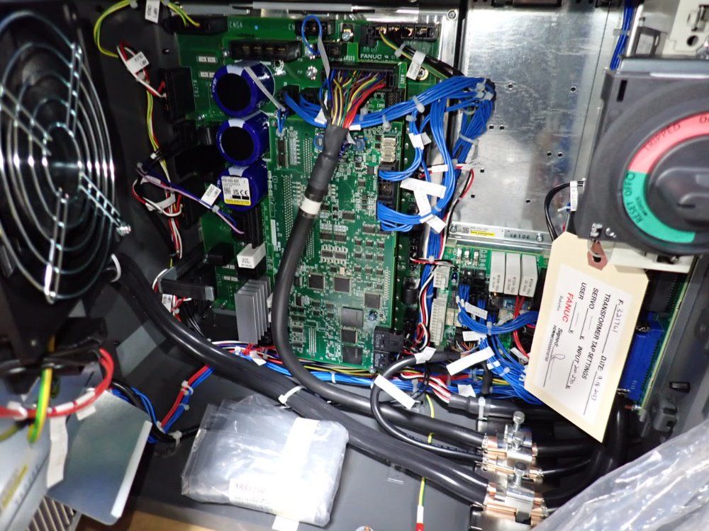 Fanuc Robot Controller - A05b-2651-b021 / R-30ib