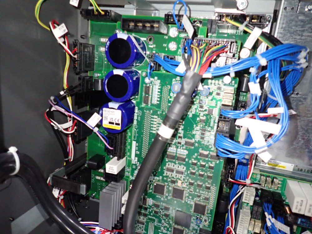 Fanuc Robot Controller - A05b-2651-b021 / R-30ib