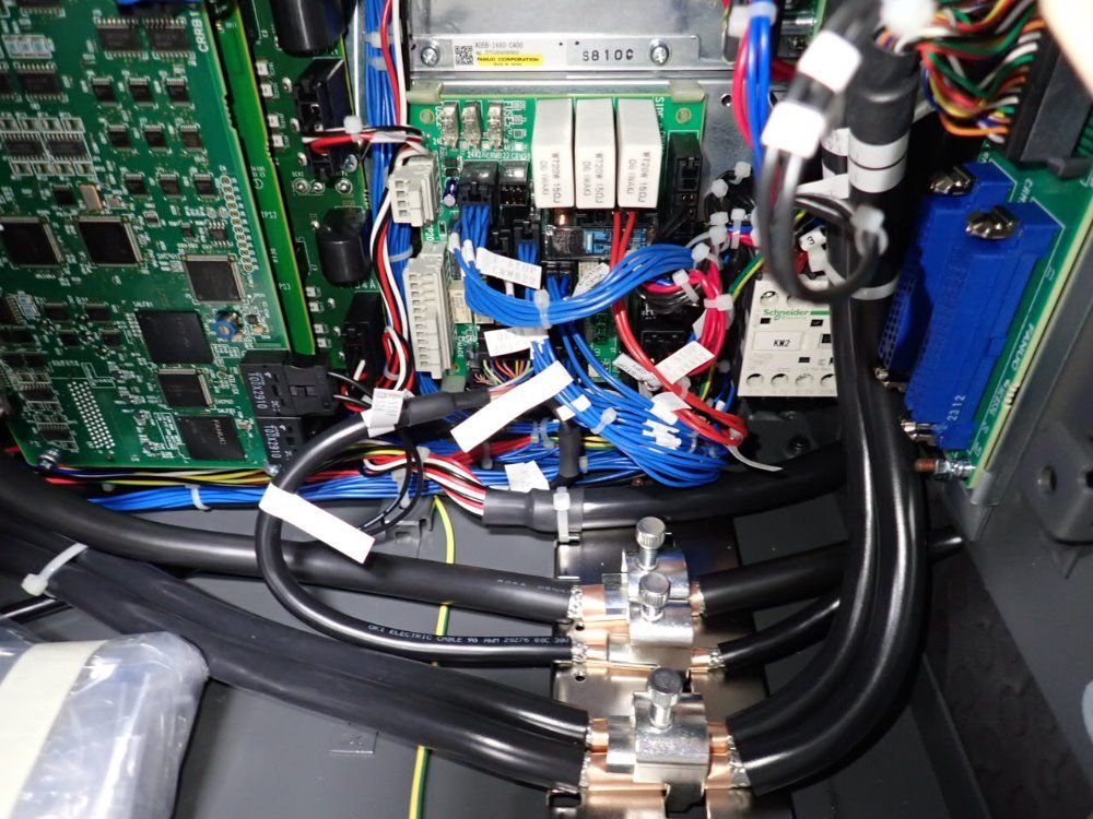 Fanuc Robot Controller - A05b-2651-b021 / R-30ib