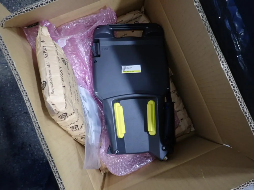 Fanuc Robot Controller - A05b-2651-b021 / R-30ib