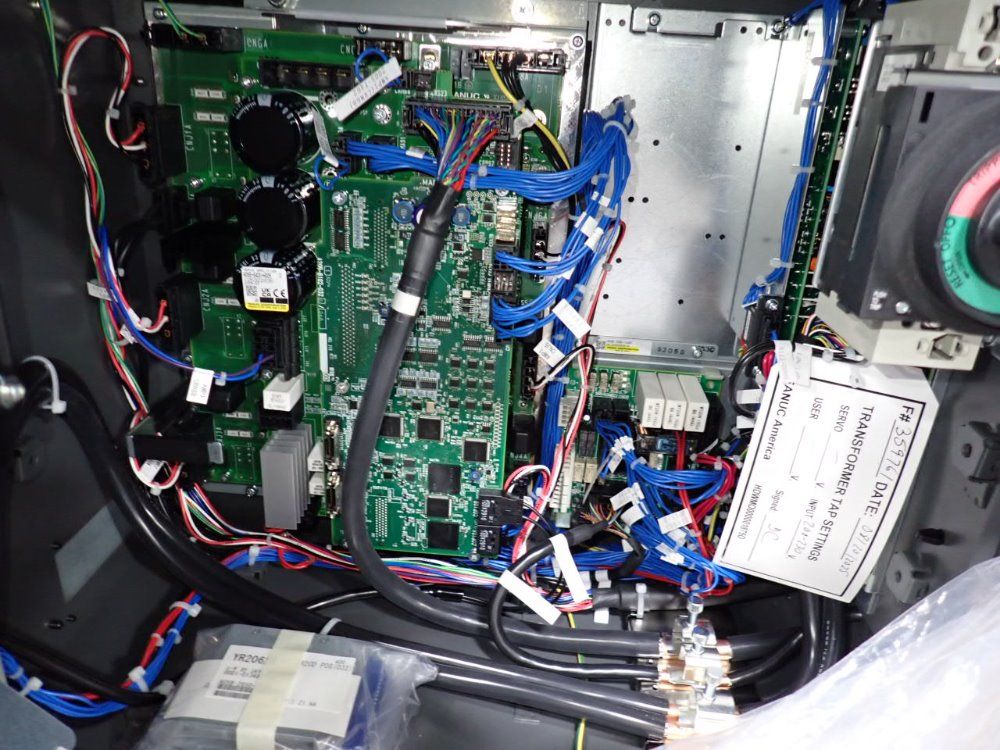 Fanuc Robot Controller - A05b-2651-b021 / R-30ib