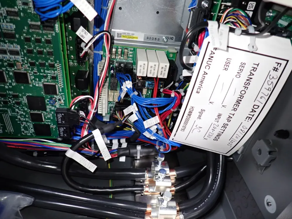 Fanuc Robot Controller - A05b-2651-b021 / R-30ib