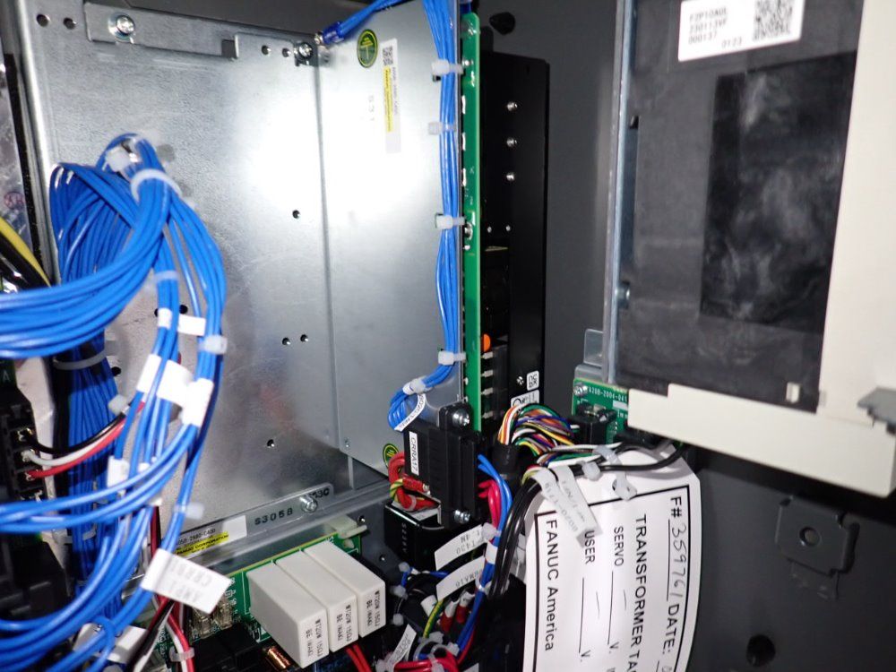 Fanuc Robot Controller - A05b-2651-b021 / R-30ib