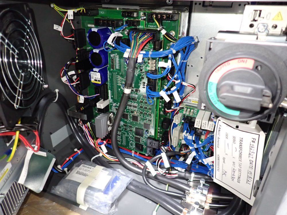 Fanuc Robot Controller - A05b-2651-b021 / R-30ib
