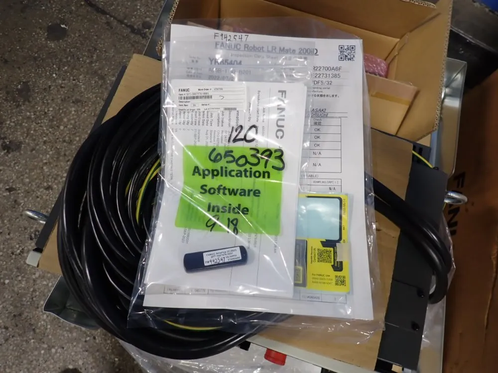 Fanuc Robot Controller - A05b-2651-b021 / R-30ib