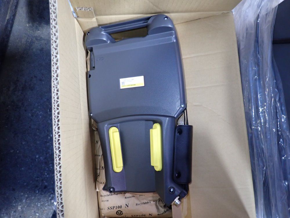 Fanuc Robot Controller - A05b-2651-b021 / R-30ib