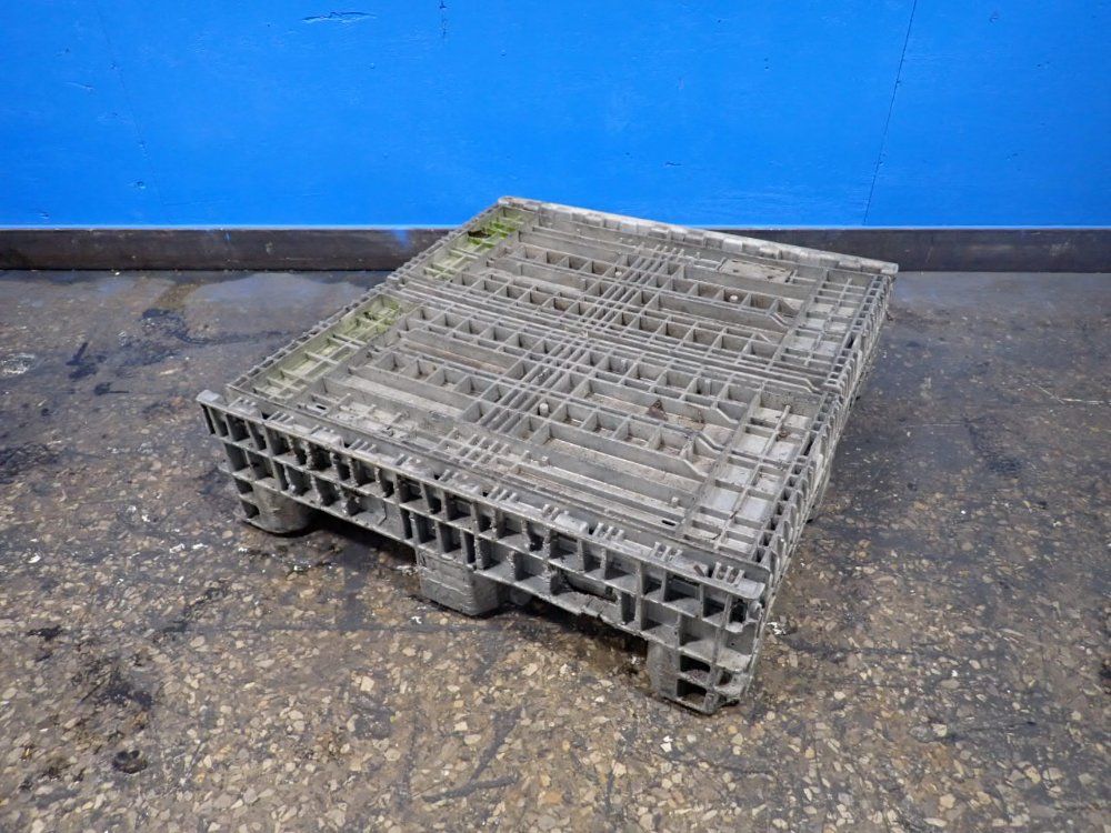 Buckhorn 43" X 41" X 28" Collapsible Bulk Container