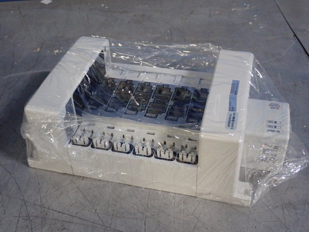Smc Pnuematic Manifold - Vv5qc41-0603sda