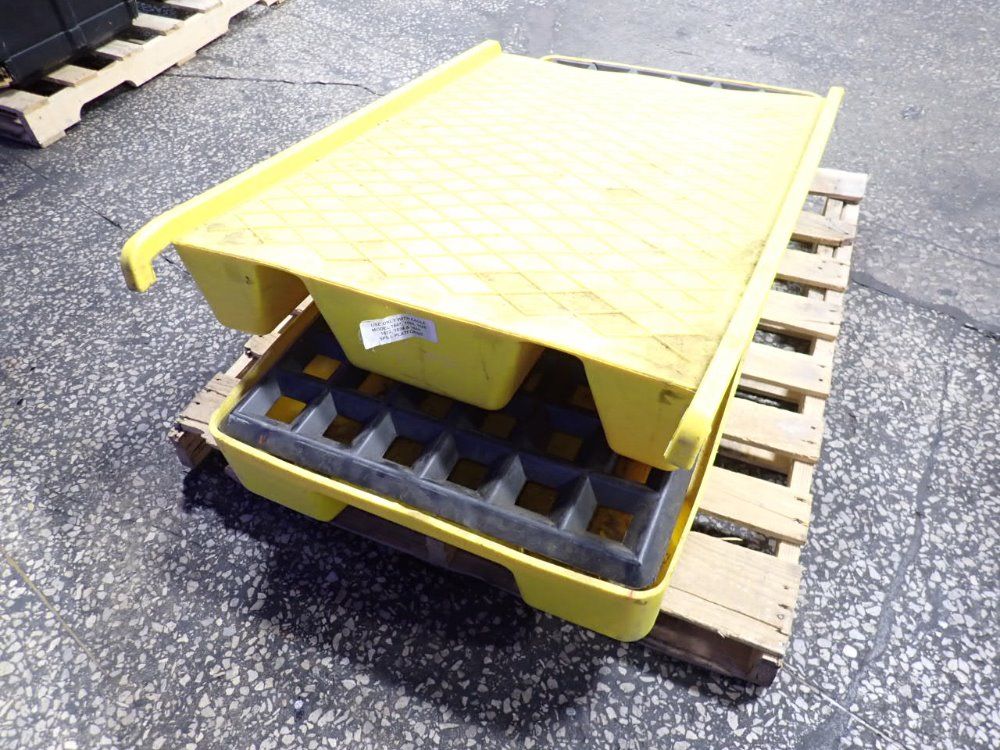Eagle 26" X 50" X 5" Spill Containtment Pallet - 1632