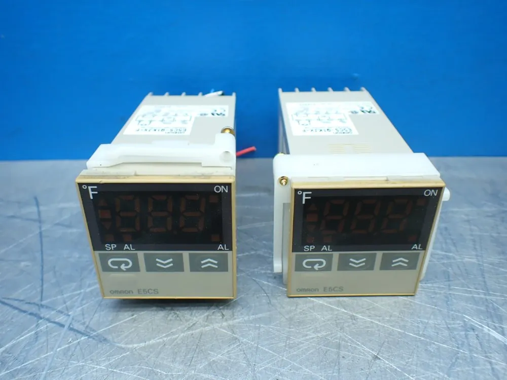 Omron 2 Temperature Controllers - E5cs-q1kjx-f