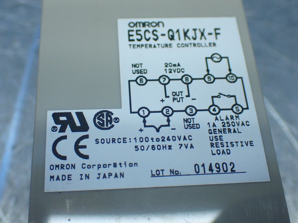 Omron 2 Temperature Controllers - E5cs-q1kjx-f