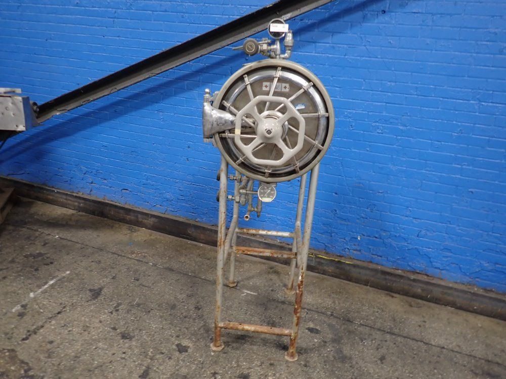 American Sterilizer Company 17" X 17" X 24" Vacuum Pressure Vessel