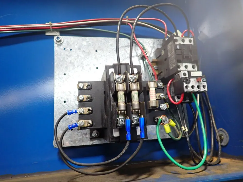 Donaldson Company, Inc. Industrial Cartridge Dust Collector - Sdf6