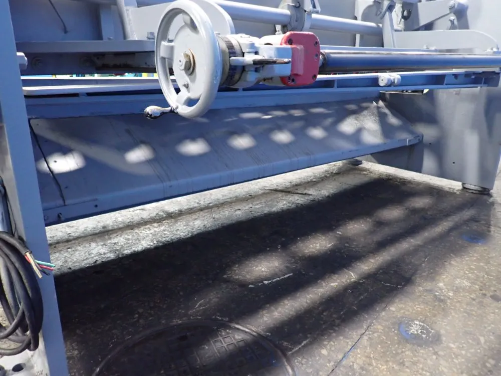 Cincinnati 125" Opening Shear - 1410
