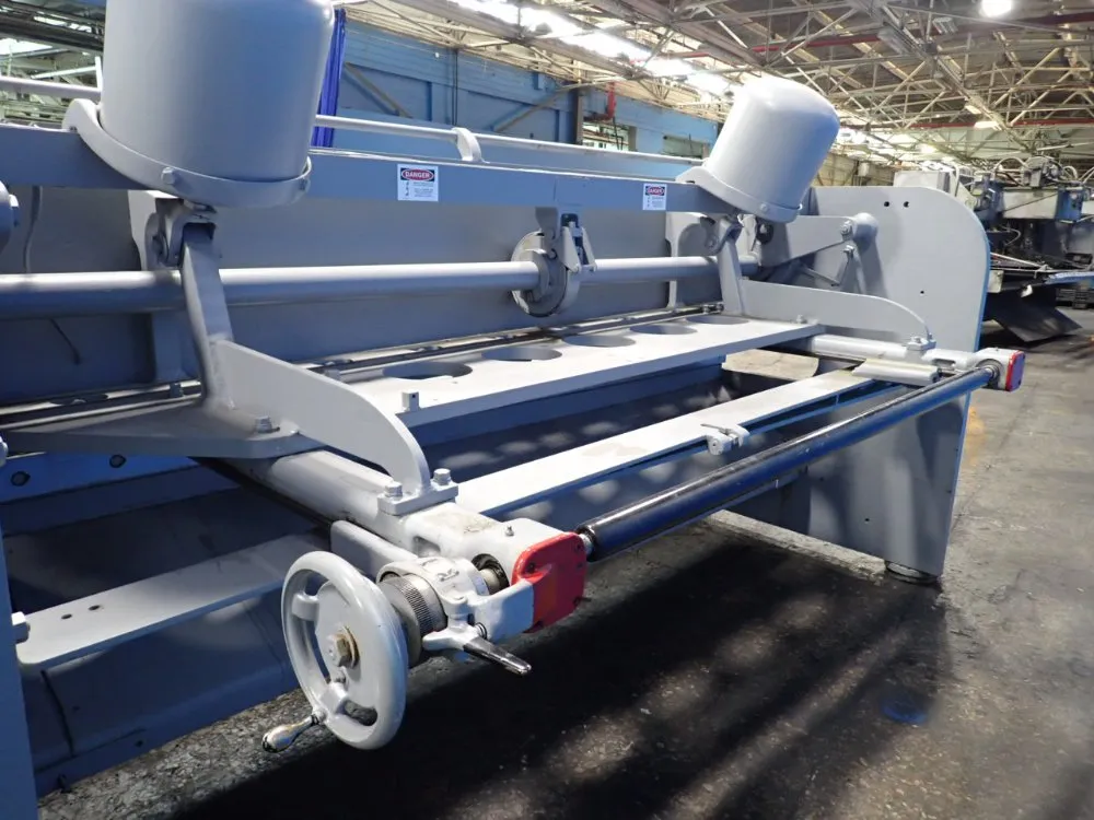 Cincinnati 125" Opening Shear - 1410