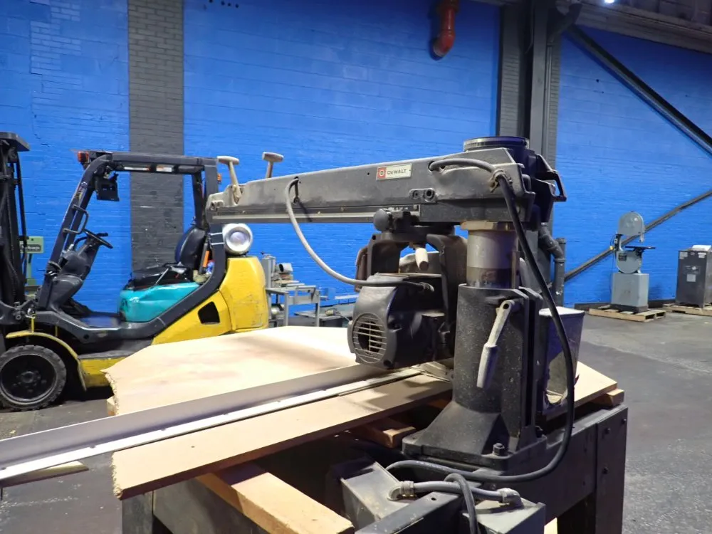 Dewalt 16" Radial Arm Saw - 3566