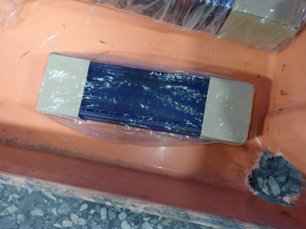 Rittal Base/trim Panels - Vx 8640.032