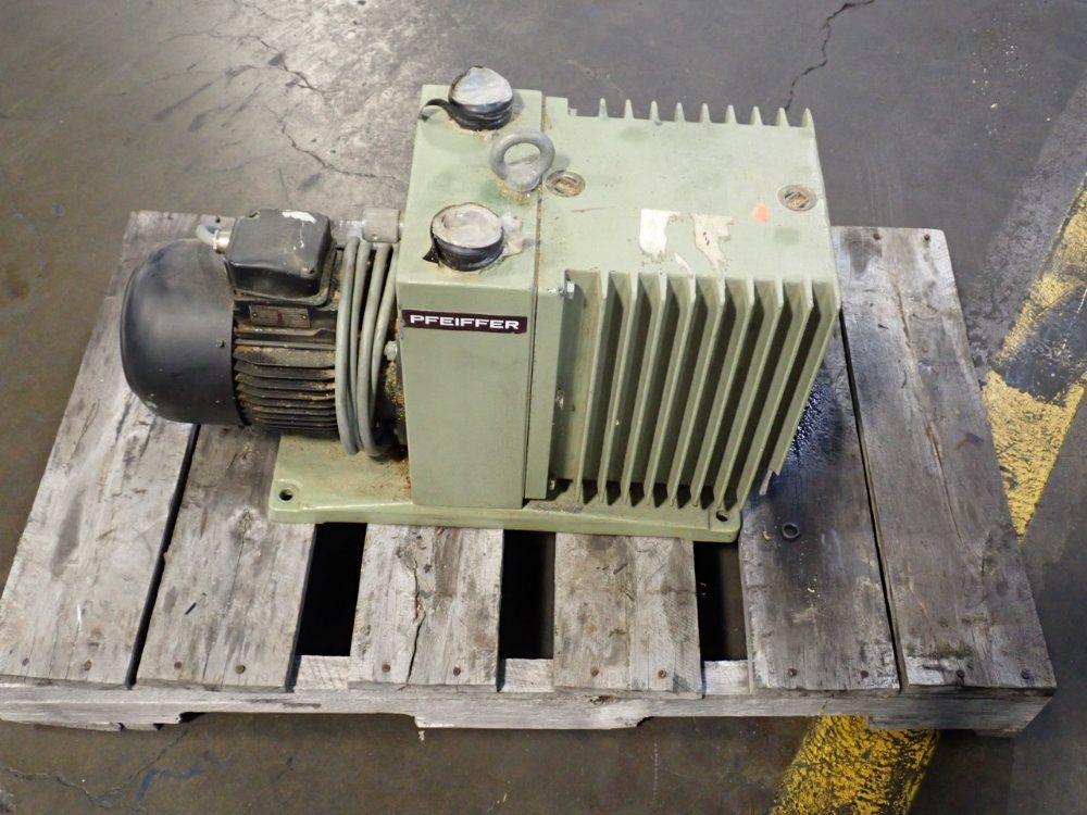 Pfeiffer Pump - Duo 03a