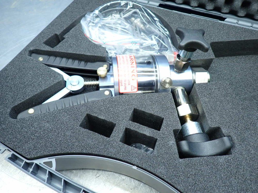 Wikia Hydraulic Hand Test Pump Kit W/case - Cpp700-h
