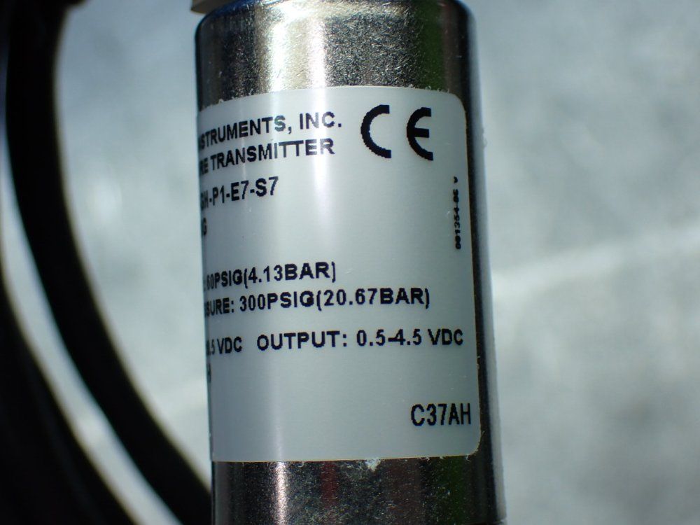 Dwyer 60psig Max Pressure Transmitter - 628-27-gh-p1-e7-s7