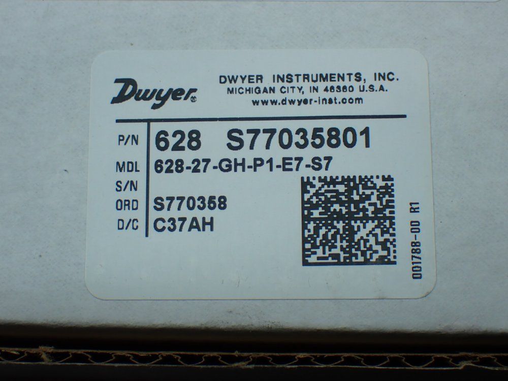 Dwyer 60psig Max Pressure Transmitter - 628-27-gh-p1-e7-s7