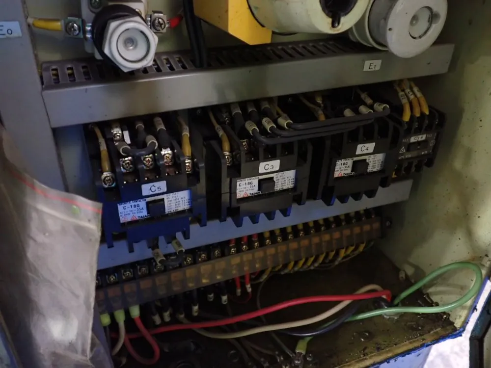 Victor / Taichung Machinery 20" X 40" Lathe - 400x1000