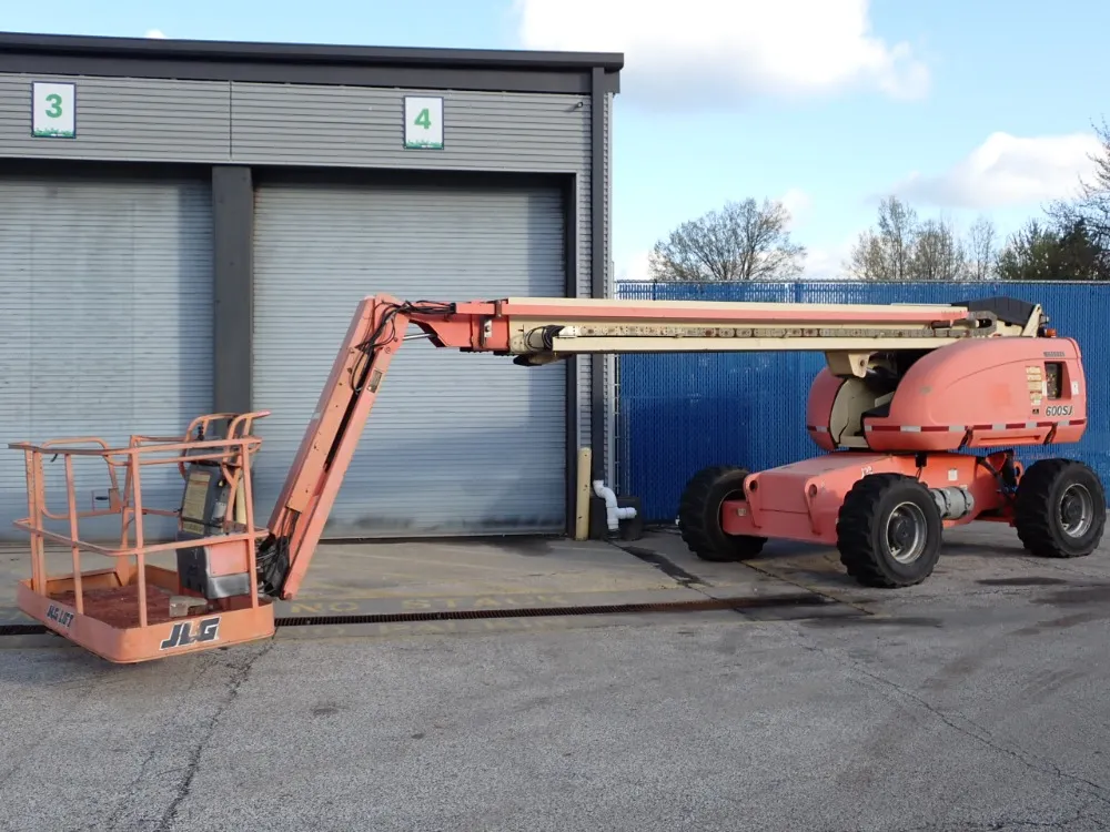 Jlg Telescopic Boom Lift - 660sj