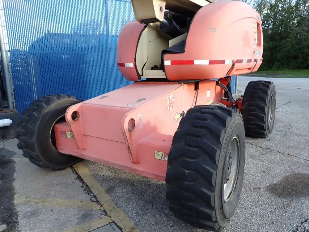Jlg Telescopic Boom Lift - 660sj