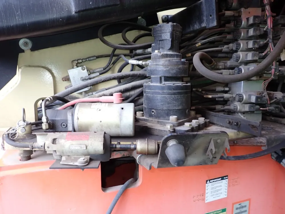 Jlg Telescopic Boom Lift - 660sj
