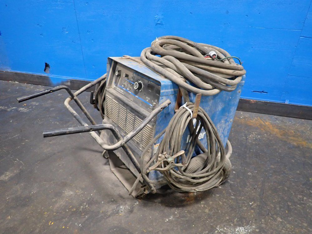 Miller 300 A Welder - Gold Star 302