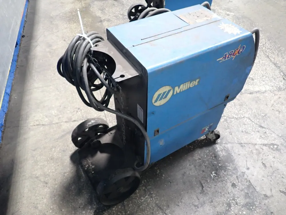 Miller 300 A Welder - Millermatic 350p