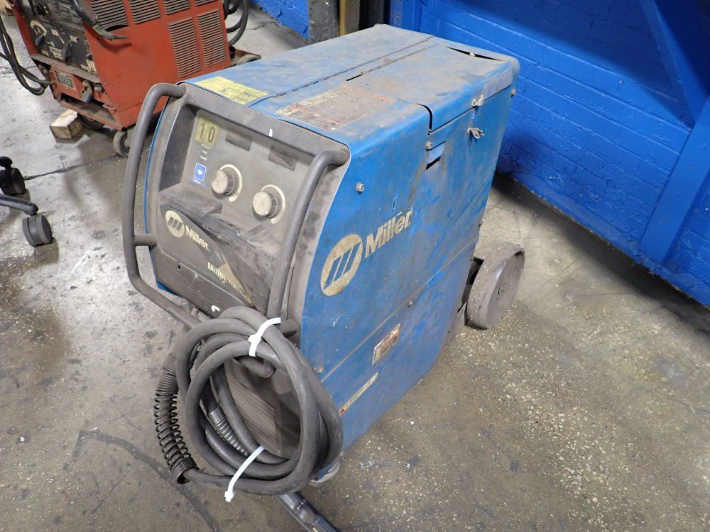 Miller 300 A Welder - Millermatic 350p