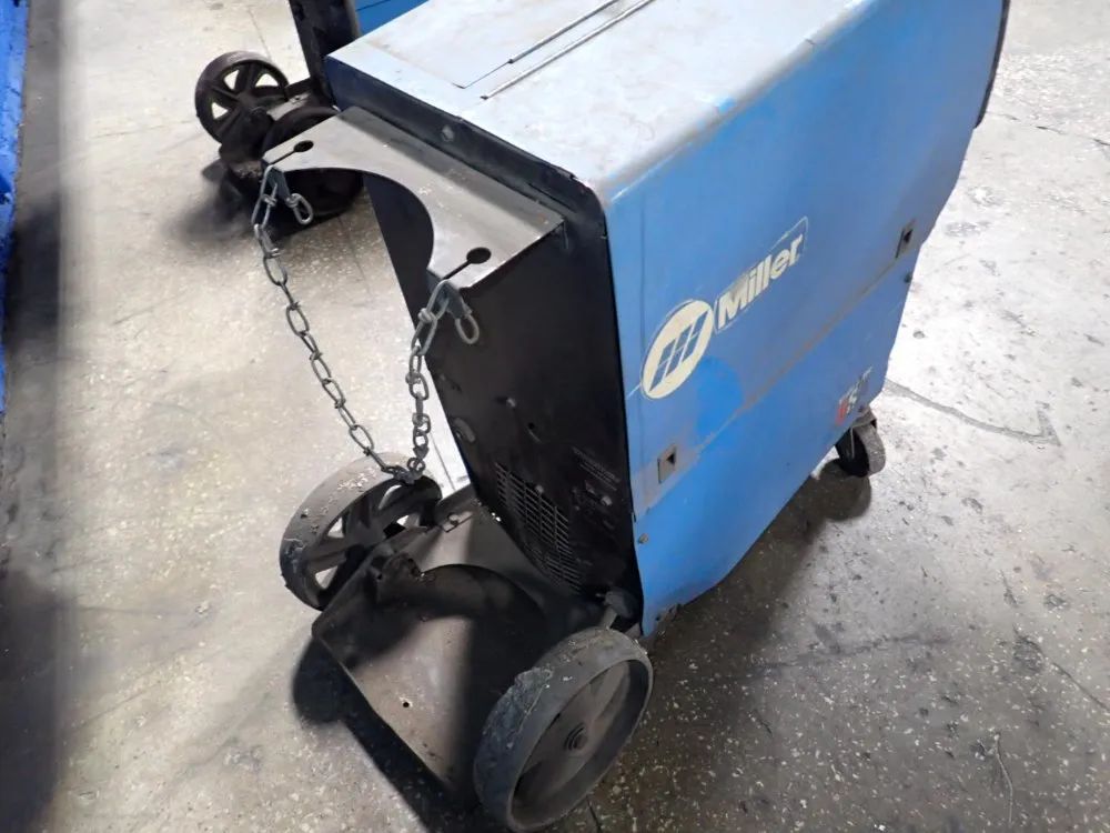 Miller 300 A Welder - Millermatic 350p