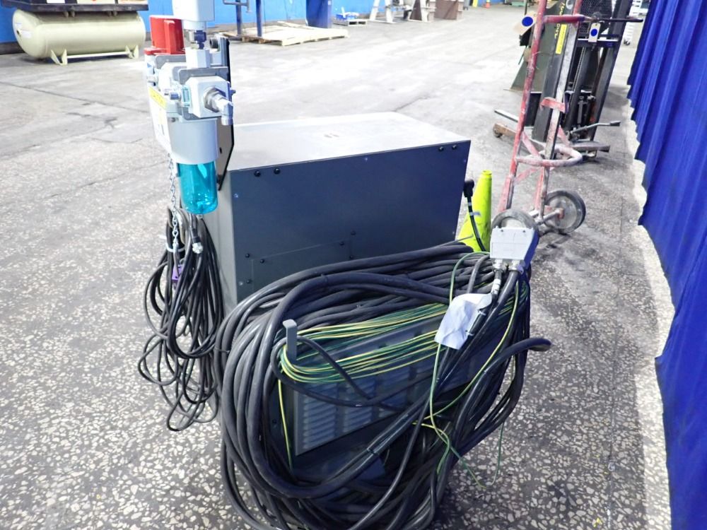 Fanuc Robot Controller W/teach Pendant - R-30ib