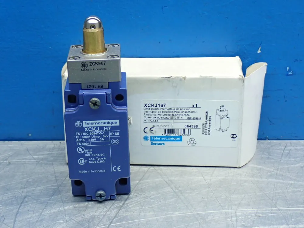 Telemecanique Limit Switch - Xckj167