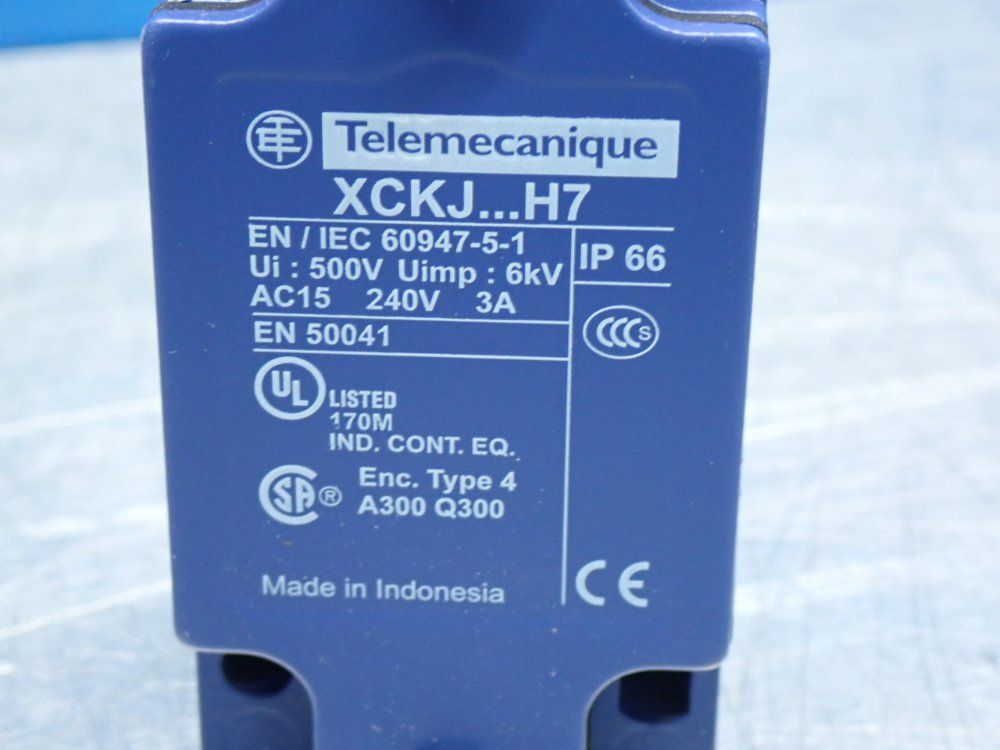 Telemecanique Limit Switch - Xckj167