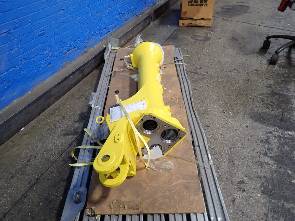 Fanuc Robot Arm Assembly - A290-7335-v401
