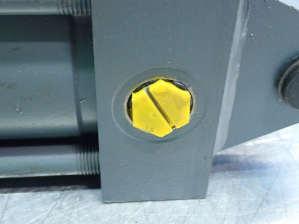 Miller Series-hv2 Hydraulic Cylinder - Hv2-84b2b-02.50-8.000-0100-s22t-0