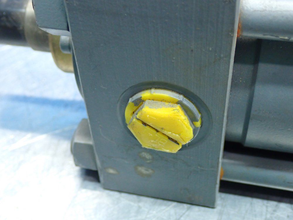 Miller Series-hv2 Hydraulic Cylinder - Hv2-84b2b-02.50-8.000-0100-s22t-0