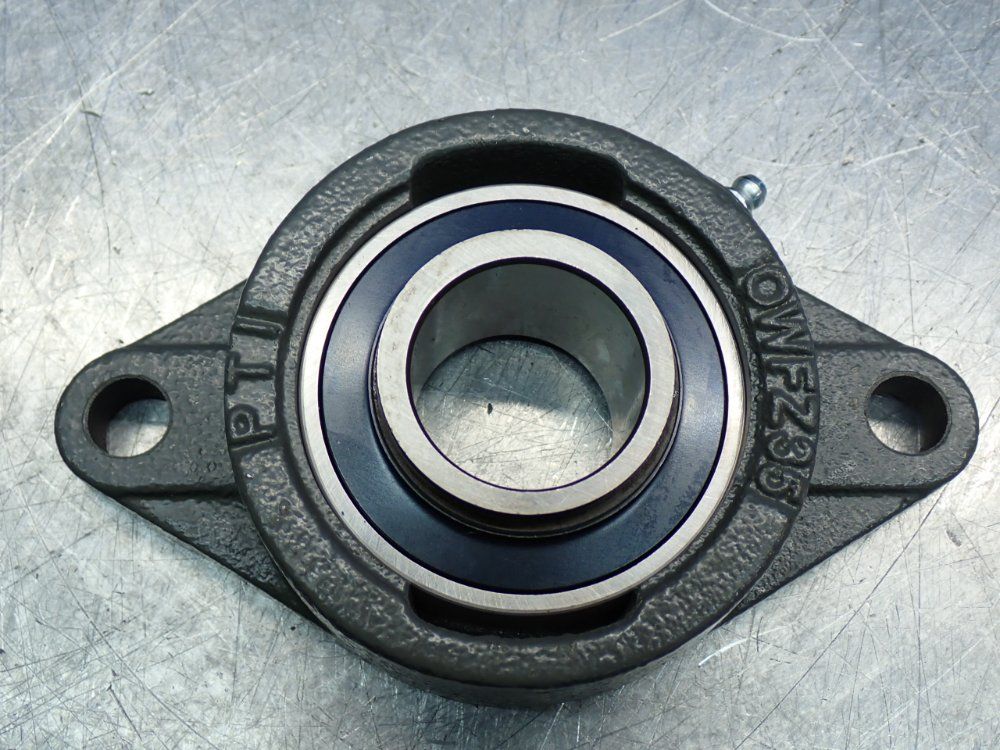 Pti International Owfz200-series 2-bolt Piloted Flange Bearing - Owfz207-35amm