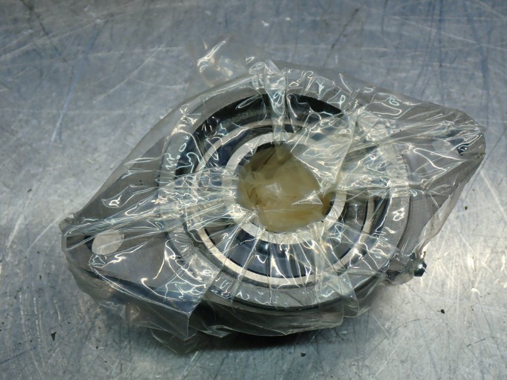 Pti Owfz200-series Piloted 2-bolt Flange Bearing - Owfz207-35amm
