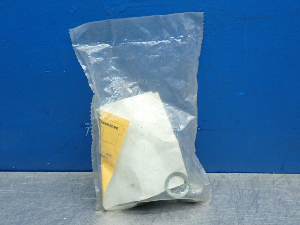 Turck Weldguard Inductive Sensor - Bl5-gt18-adz30x2-b1431/s34/s1589