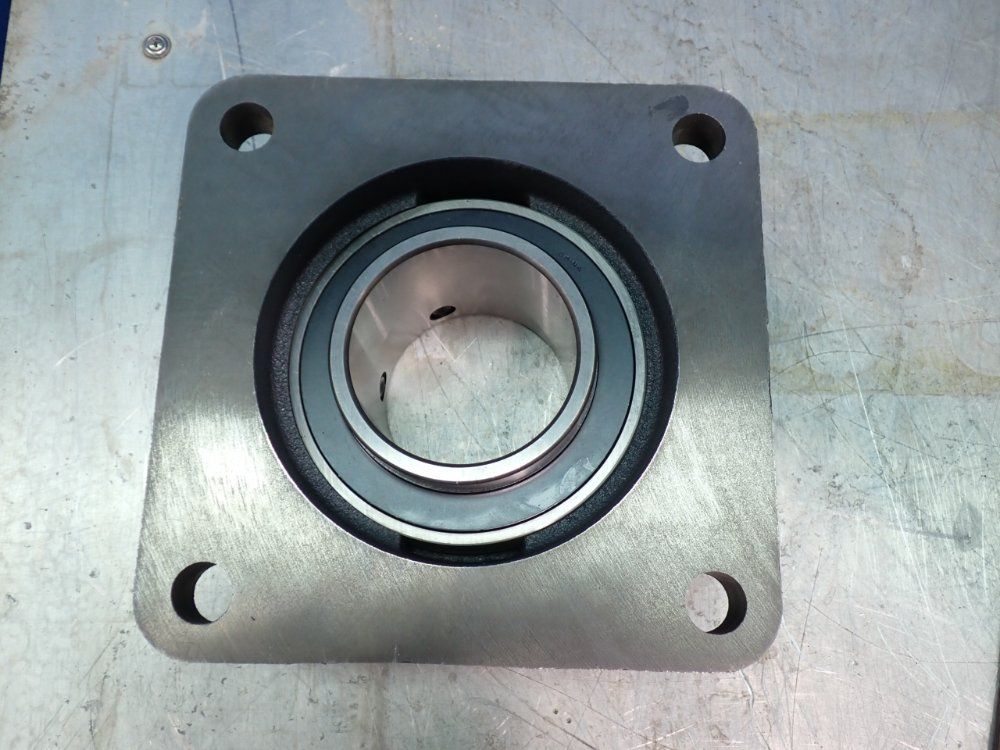 Iptci 3" Set Screw Lock 4-bolt Flange - Ucf 215 48