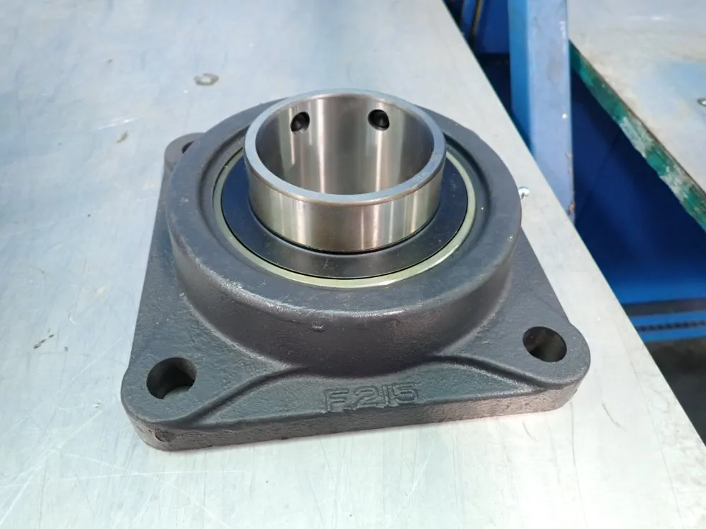 Iptci Bearings 3" Set Screw Lock 4-bolt Flange - Ucf 215 48